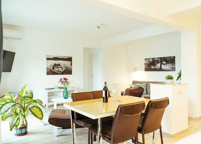 Bright And Spacious Apartment- Piata Amzei *