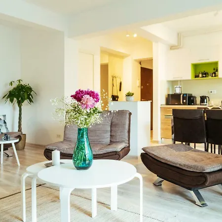 Bright And Spacious Apartment- Piata Amzei * Bükreş