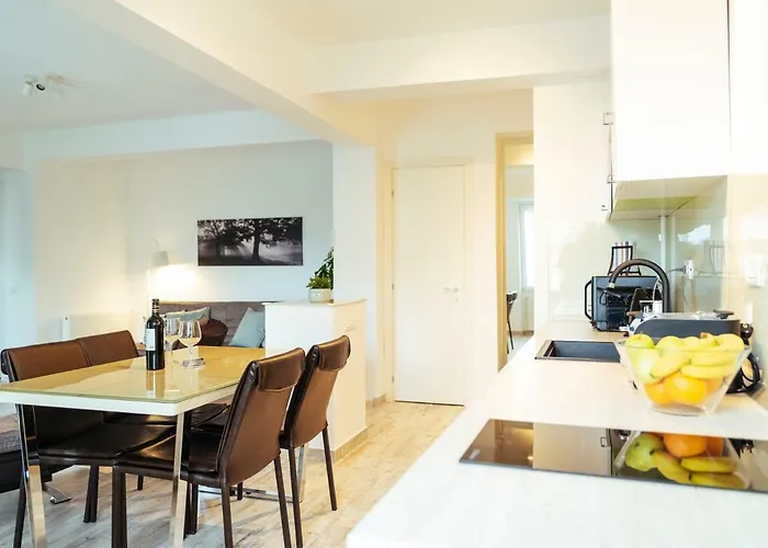 Daire Bright And Spacious Apartment- Piata Amzei Bükreş