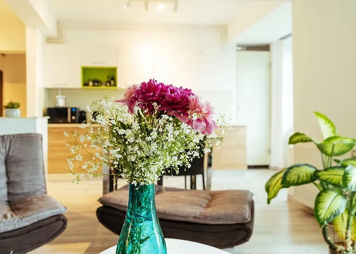 Bright And Spacious Apartment- Piata Amzei ブカレスト