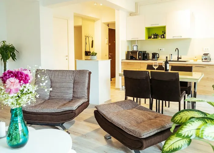 Daire Bright And Spacious Apartment- Piata Amzei Bükreş
