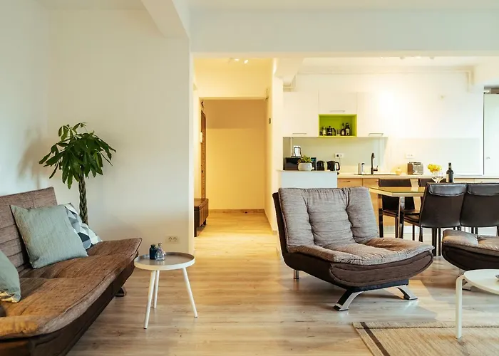 Bright And Spacious Apartment- Piata Amzei Lejlighed