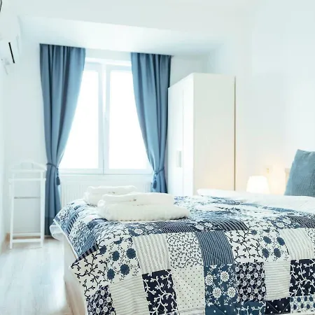 Bright And Spacious Apartment- Piata Amzei דירה