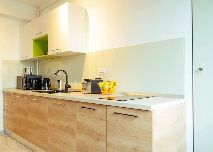 Bright And Spacious Apartment- Piata Amzei Lägenhet