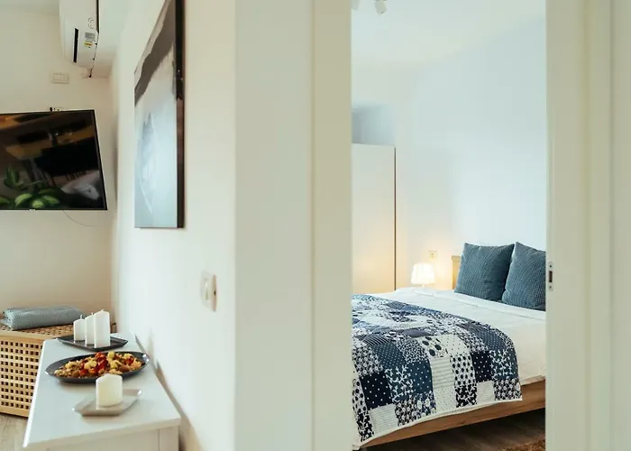 Bright And Spacious Apartment- Piata Amzei Lägenhet