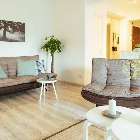 Bright And Spacious Apartment- Piata Amzei Διαμέρισμα