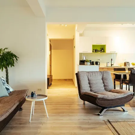 Bright And Spacious Apartment- Piata Amzei Διαμέρισμα