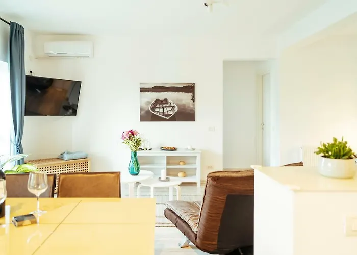Bright And Spacious Apartment- Piata Amzei *